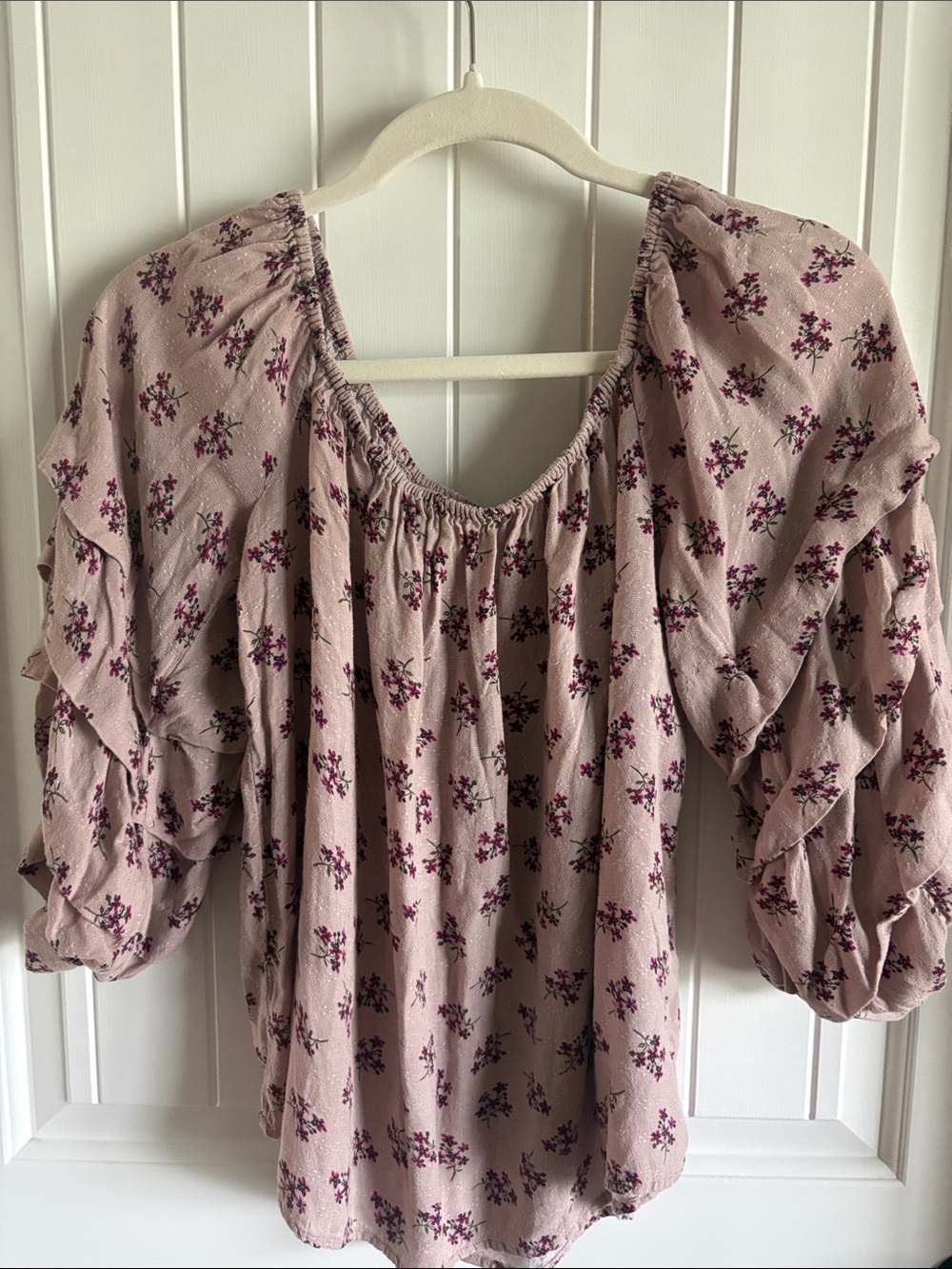 American Eagle Outfitters Mauve Floral Ruffle Sleeve Peasant Top